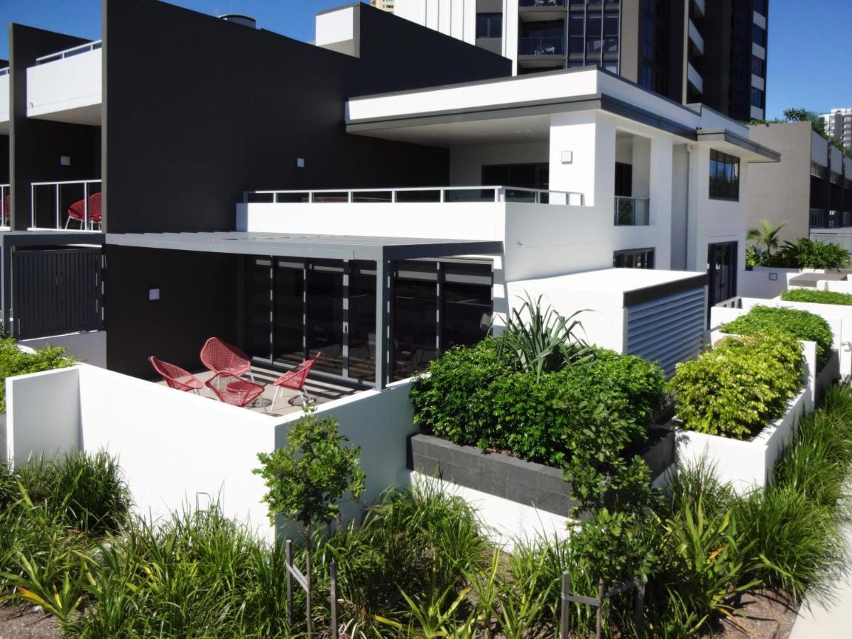 Ruby Gold Coast By Cllix Aparthotel Exterior foto
